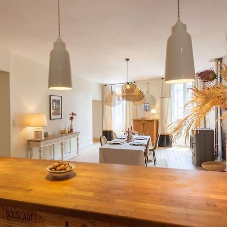 Appartement Avec Son Patio Dans Centre Historique De Bourg Buitenkant foto