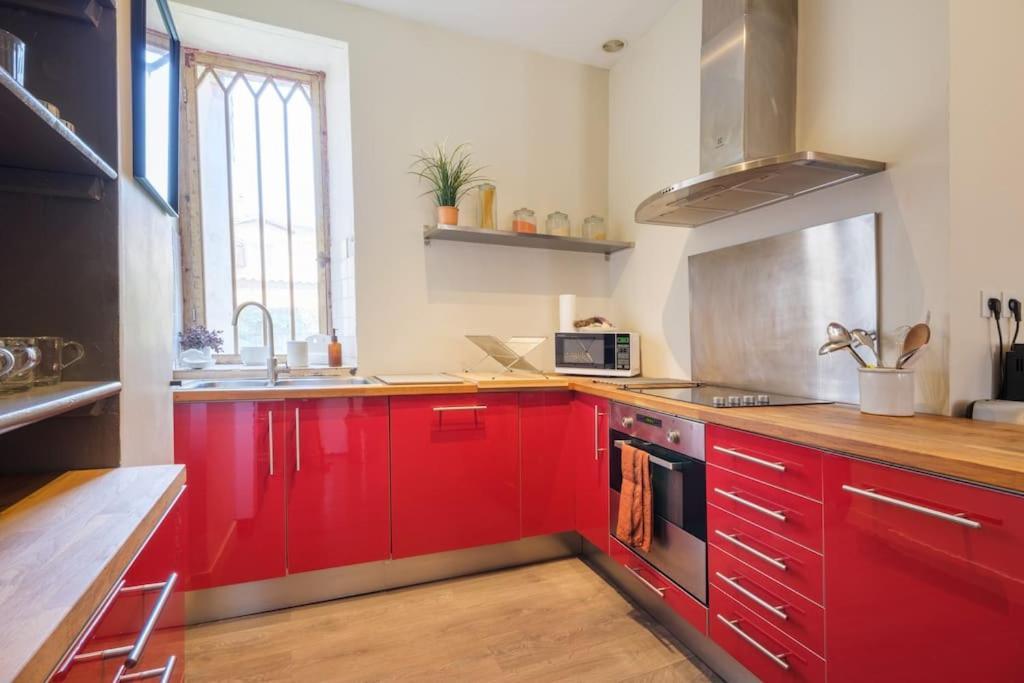 Appartement Avec Son Patio Dans Centre Historique De Bourg Buitenkant foto