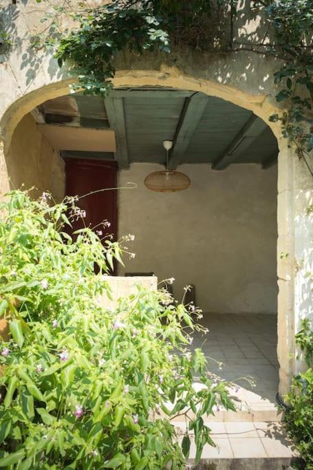 Appartement Avec Son Patio Dans Centre Historique De Bourg Buitenkant foto